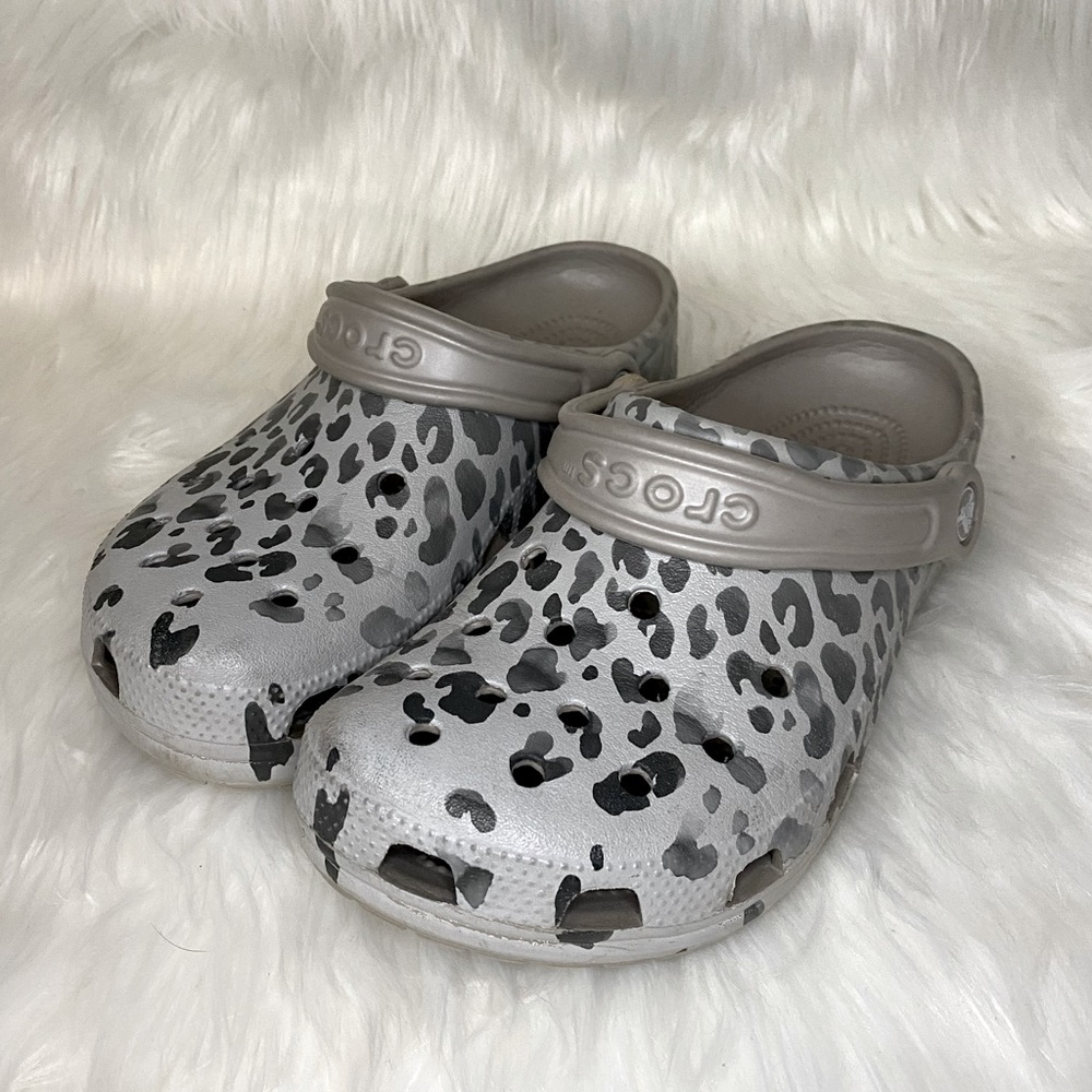 CROCS | classic leopard fade clog | size 7
